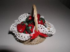  شوفو شنو ممكن نعمل بحجر فكره حلوه كثير وراح تعبجكم  Strawberry basket gift